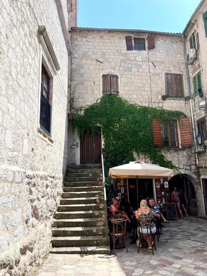 South Gate Apartments 262 Kotor Bagian luar foto