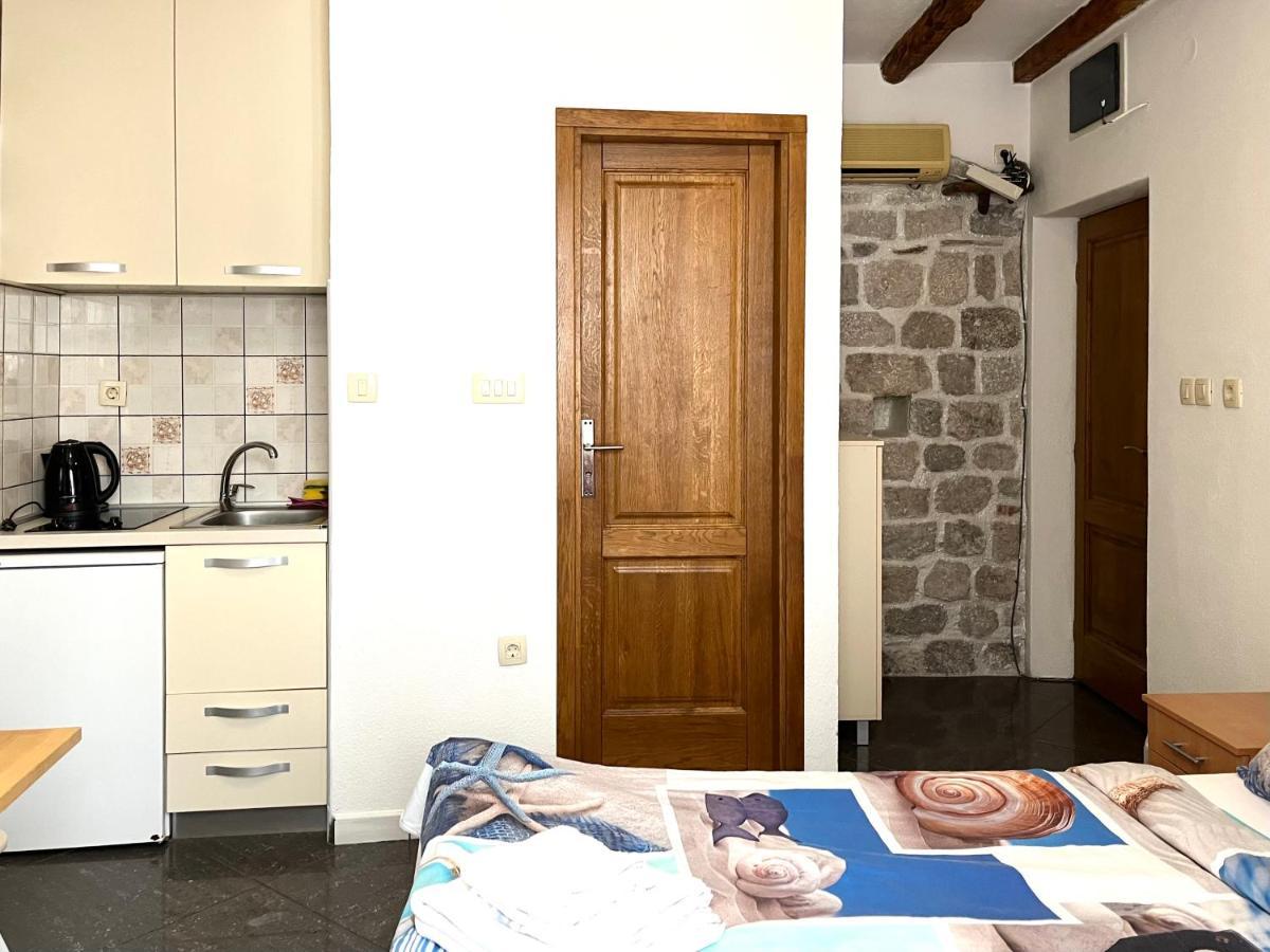 South Gate Apartments 262 Kotor Bagian luar foto