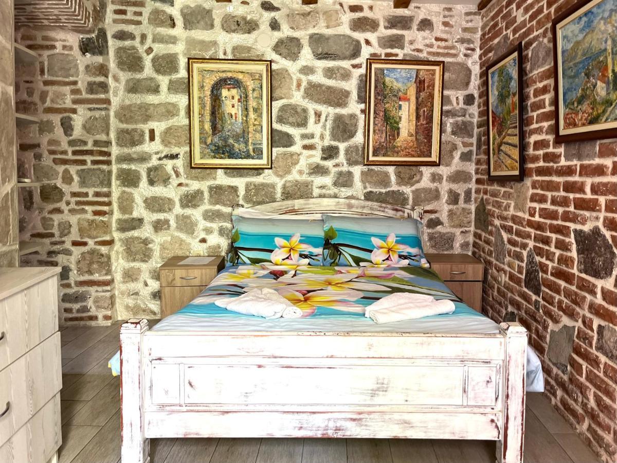 South Gate Apartments 262 Kotor Bagian luar foto