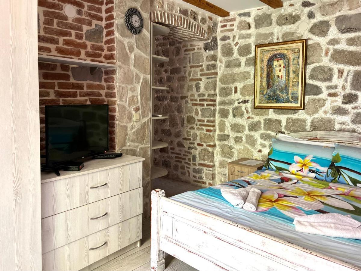 South Gate Apartments 262 Kotor Bagian luar foto