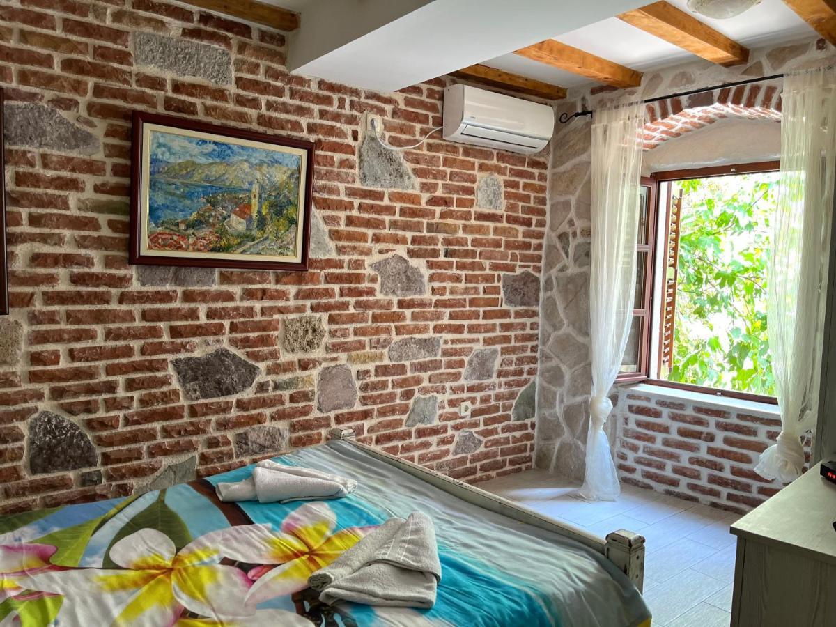 South Gate Apartments 262 Kotor Bagian luar foto